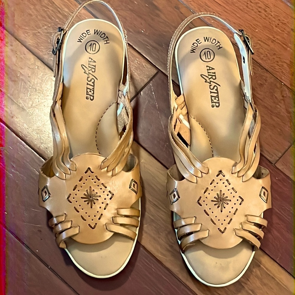 EUC Airstep Brazilian leather tan sandals Size 10 Wide